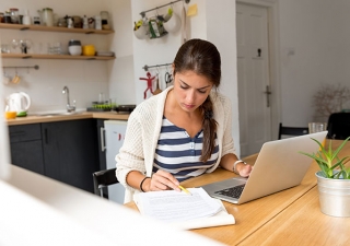 Como gerir funcionários que trabalham em esquema home office