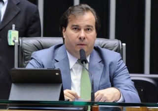 Rodrigo Maia determina arquivamento de 141 propostas que alteravam a legislação trabalhista