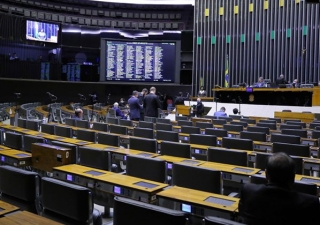 Comissão aprova projeto que abre renegociação de dívidas de empresas com Pronampe