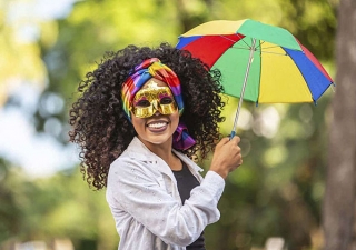 Empresas podem fazer funcionários trabalharem no Carnaval?