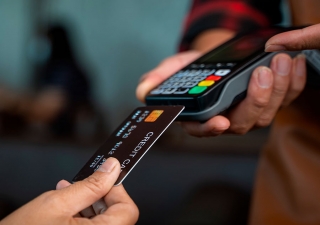 Obrigatoriedade da DIRF: entenda regras para empresas com máquinas de cartão de crédito e evite multas