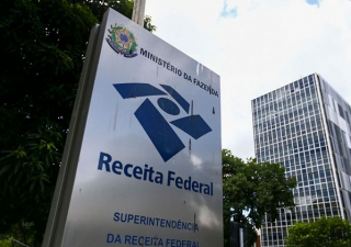 Receita Federal suspende prazos de atos processuais