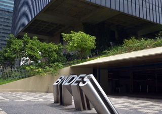 BNDES suspende cobranças de empréstimos para pequenos negócios