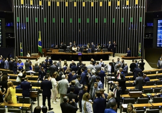 Congresso derruba veto de Lula e prorroga desoneração da folha de pagamento